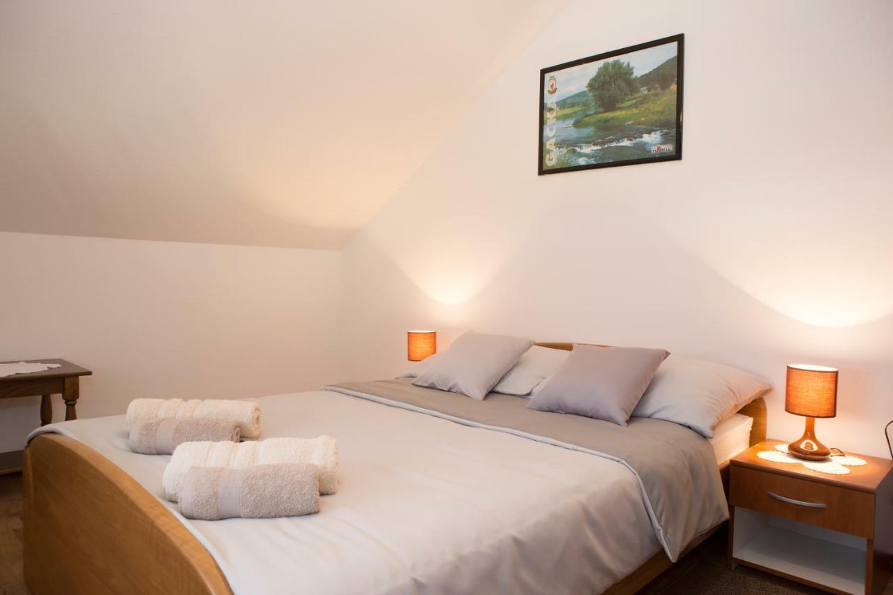 شقة Apartman Dubravcic Otočac المظهر الخارجي الصورة