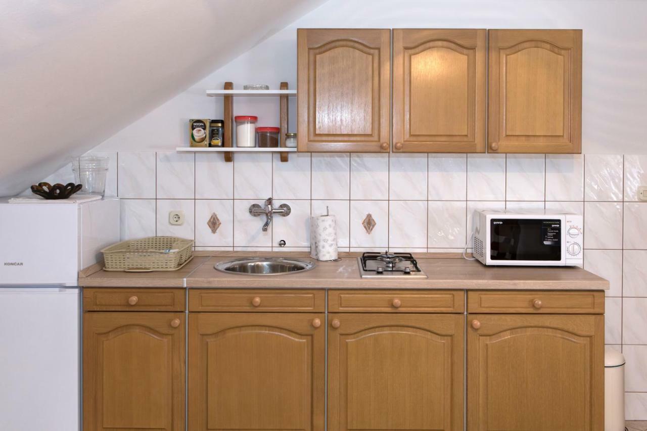 شقة Apartman Dubravcic Otočac المظهر الخارجي الصورة